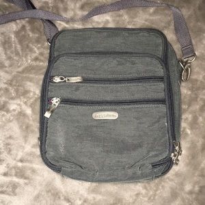 Baggallini cross body purse